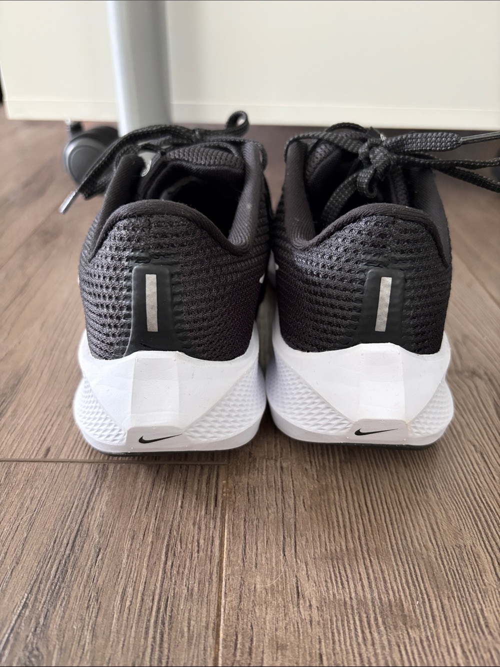 Nike Pegasus Black and White Running Sneakers. Women’s size 6 - Picture 6 of 6